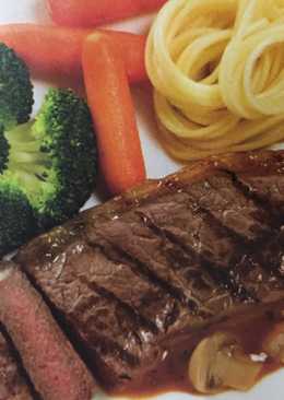 Sirloin steak saus jamur