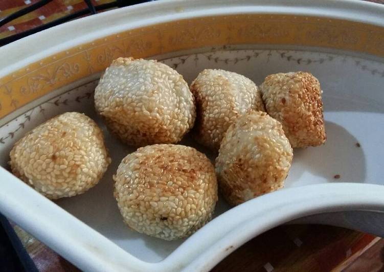 resep makanan Onde-onde isi kacang hijau gurih garing nyoy