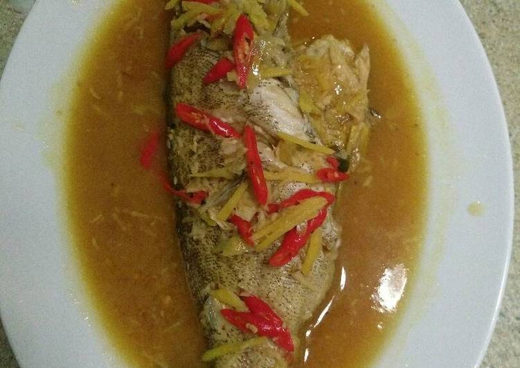 bahan dan cara membuat Ikan Kerapu Tim Saus Lemon ??