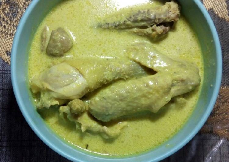 Opor ayam kampung