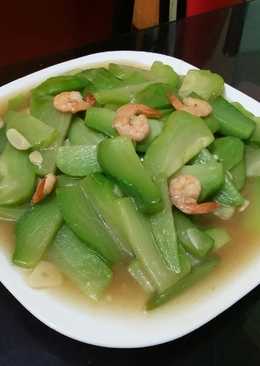 Labu siam muda tumis udang