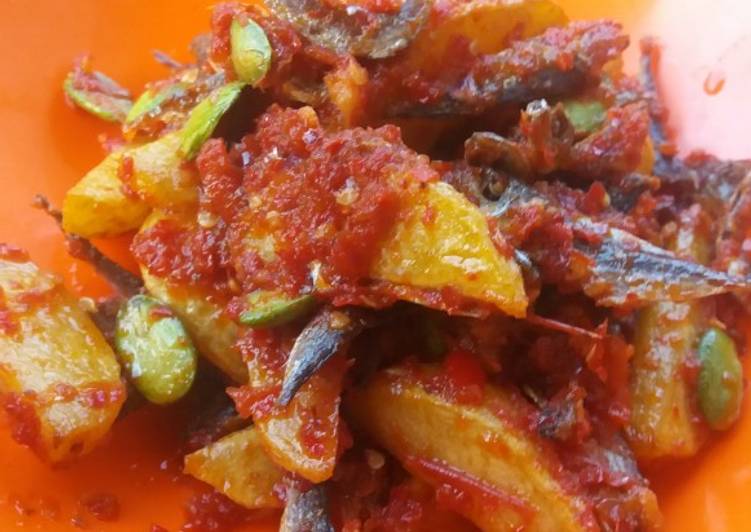 Ikan Asin Kentang Balado