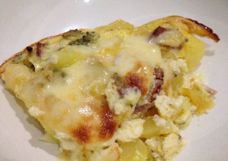 Resep BAKED POTATO & BROCCOLI with smoked beef and cheese Karya Utie