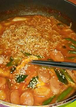 Tteokbokki (ë¡ë³µê¸°) Kue Beras Pedas Korea