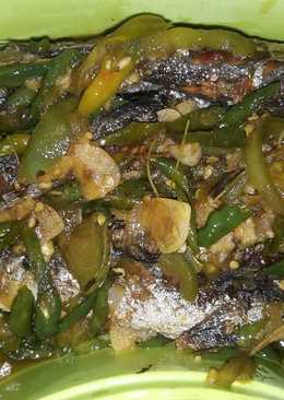 Ikan cuek/keranjang cabai hijau