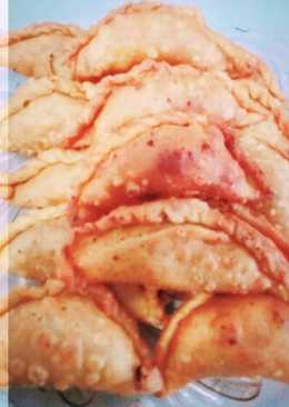 Pastel isi abon ayam