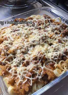 Creamy fettucini with bolognaise sauce