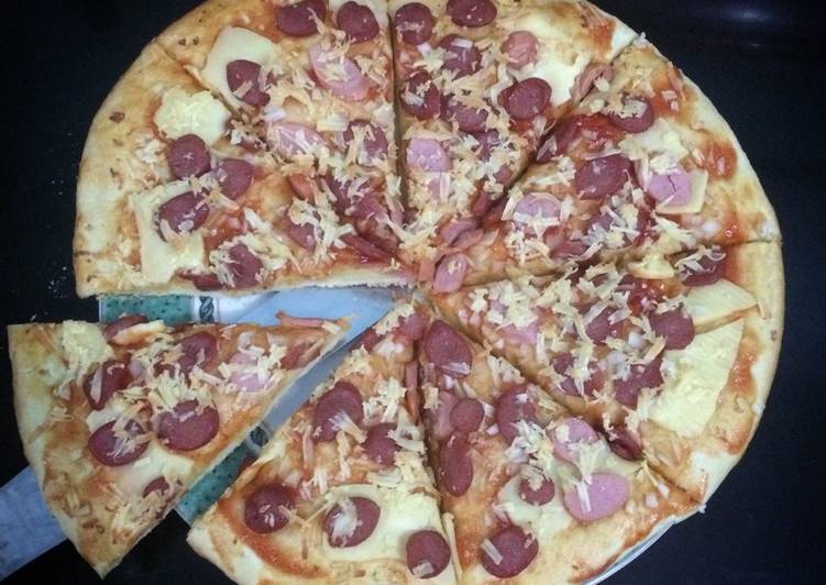 bahan dan cara membuat Pizza homemade mudah & enak