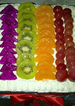 Birthday classic cheese cake with topping fruits