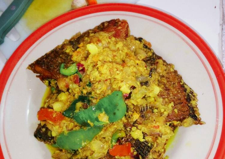 Pesmol Mujaer Bumbu Kuning foto resep utama
