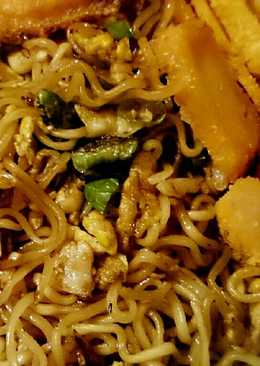 Mie goreng tektek cabe ijo