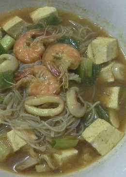 Bihun cumi udang kuah kari