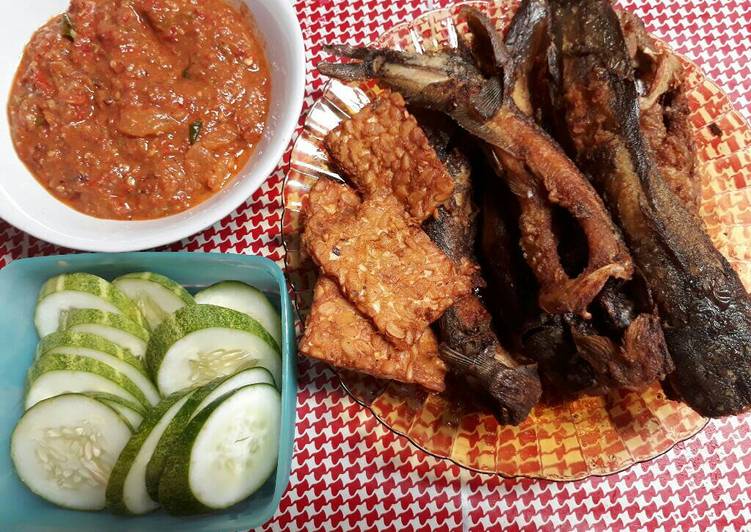 resep lengkap untuk Sambal Pecel Lele