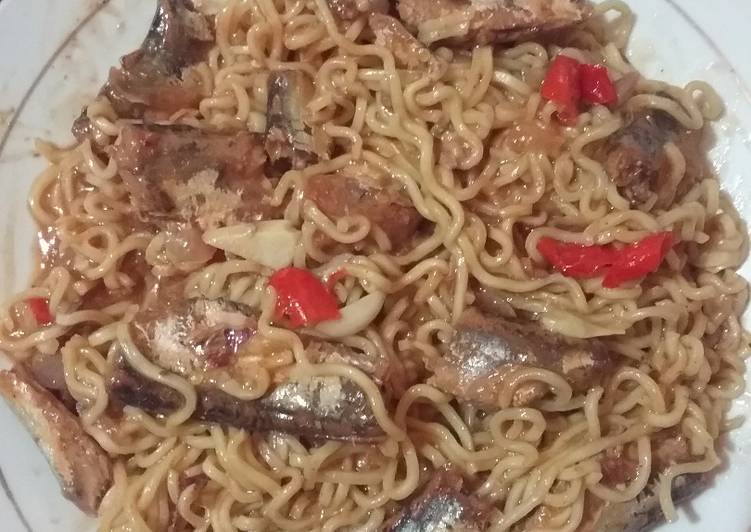 gambar untuk cara membuat Sarden mie goreng indomie