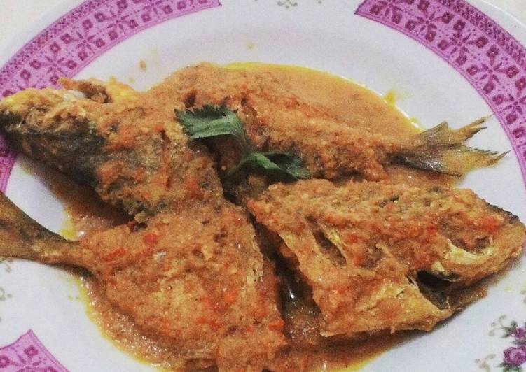 gambar untuk cara membuat Ikan Kembung Asam Padeh