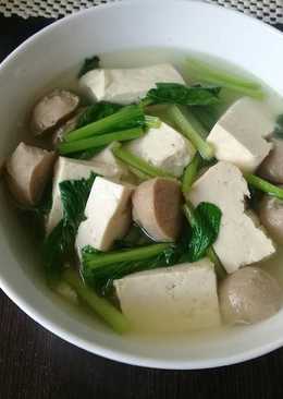 Sup caisim, tahu dan bakso