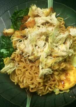 Mie goreng ayam suwir