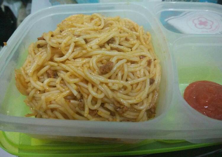 gambar untuk resep Spaghetti goreng saus bolognese sosis pedas