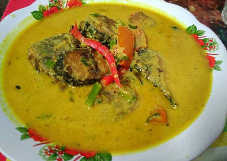 cara membuat Ikan bumbu kuning