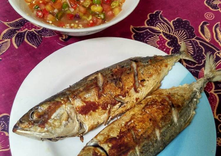 gambar untuk cara membuat Ikan Kembung Bakar Sambal Dabu-dabu