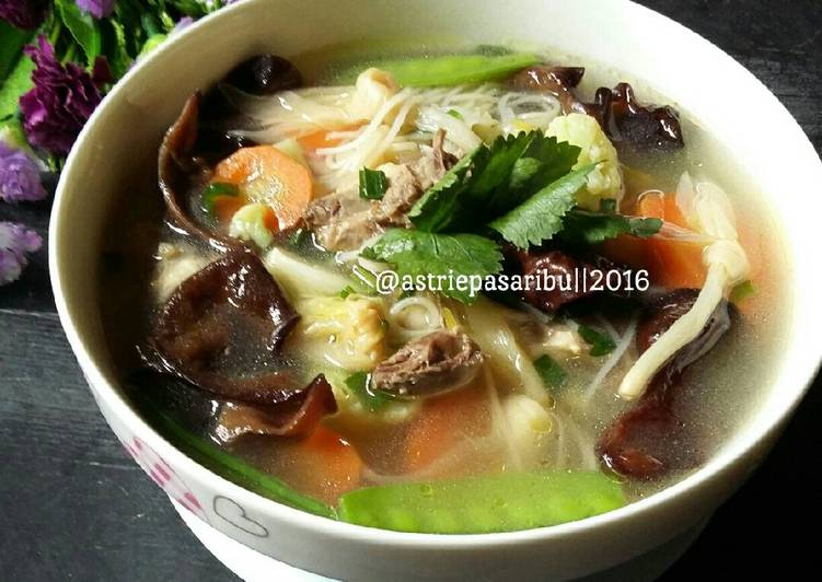 Resep Sup ayam jamur(kimlo) - astriepasaribu
