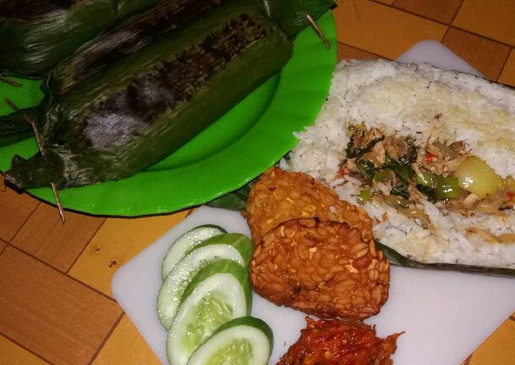 resep lengkap untuk Nasi bakar tongkol kemangi