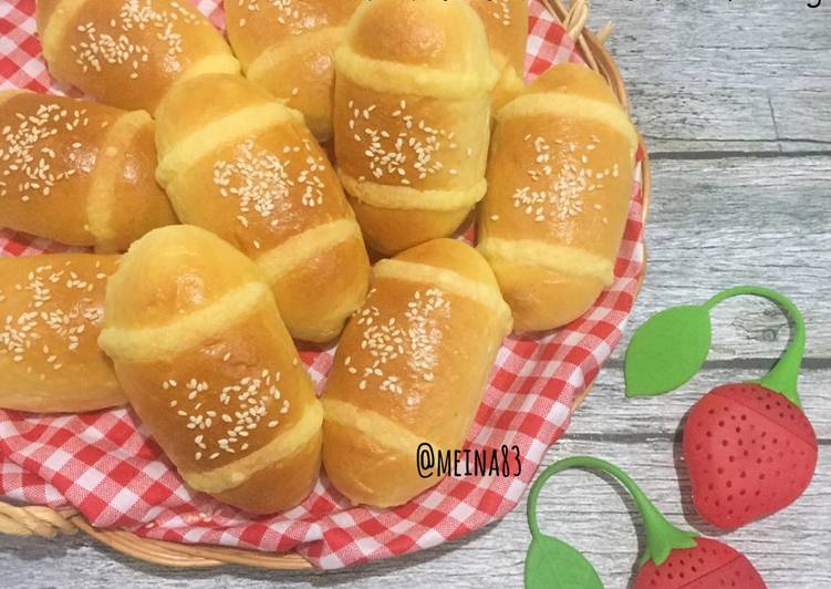 gambar untuk cara membuat Cocktail Bun ~ Almond and Coconut Filling