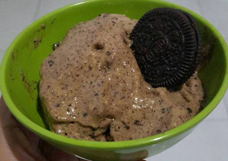 bahan dan cara membuat Es Krim Coklat Pisang Oreo