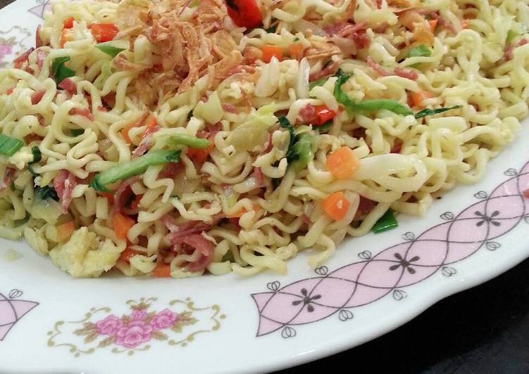 resep lengkap untuk Mie Goreng Aglio Olio Ala2 No Kecap Manis