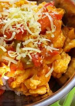 Scramble egg bolognese