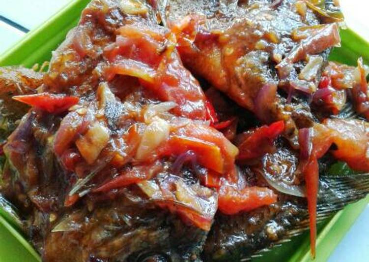 gambar untuk resep Ikan Goreng Siram Saos Tiram