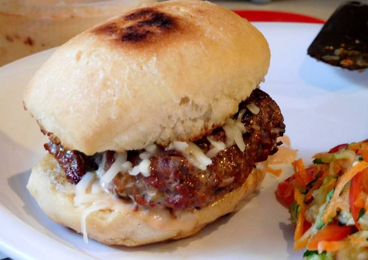 resep lengkap untuk Homemade beef burger