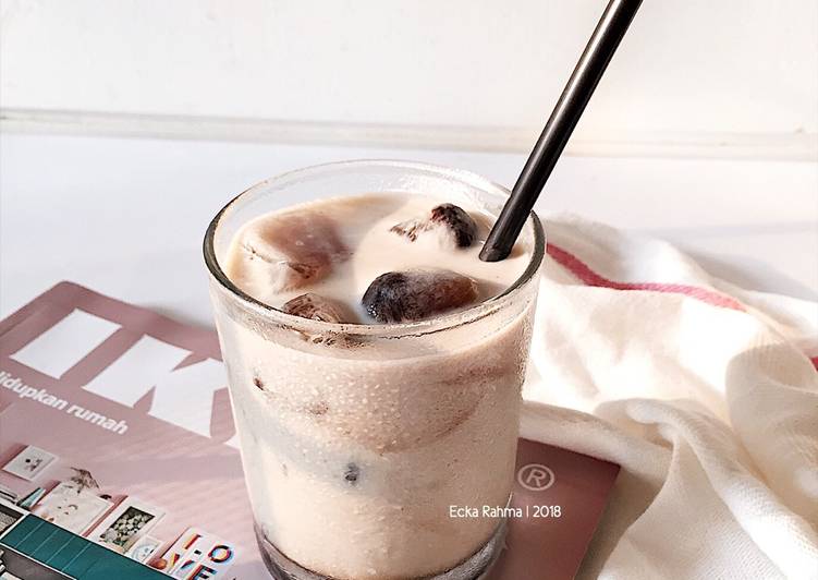 bahan dan cara membuat Ice Cube Coffee