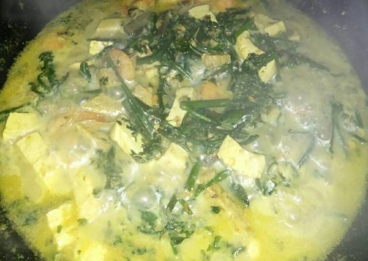 resep lengkap untuk Sayur pakis santan bubuk kedelai