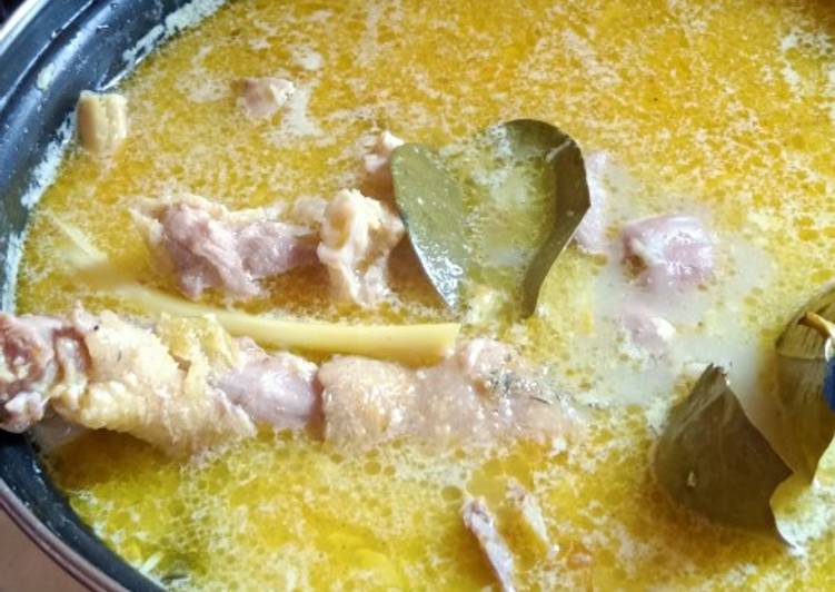 Ilustrasi opor ayam spesial lebaran