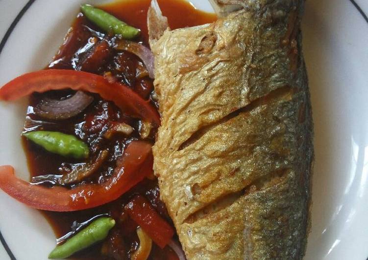  Resep Ikan goreng sambal kecap oleh Xerlee Chiesa Cookpad