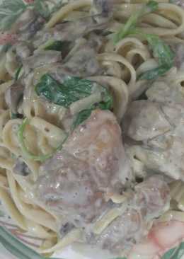 Creamy mushroom chicken baked with pasta