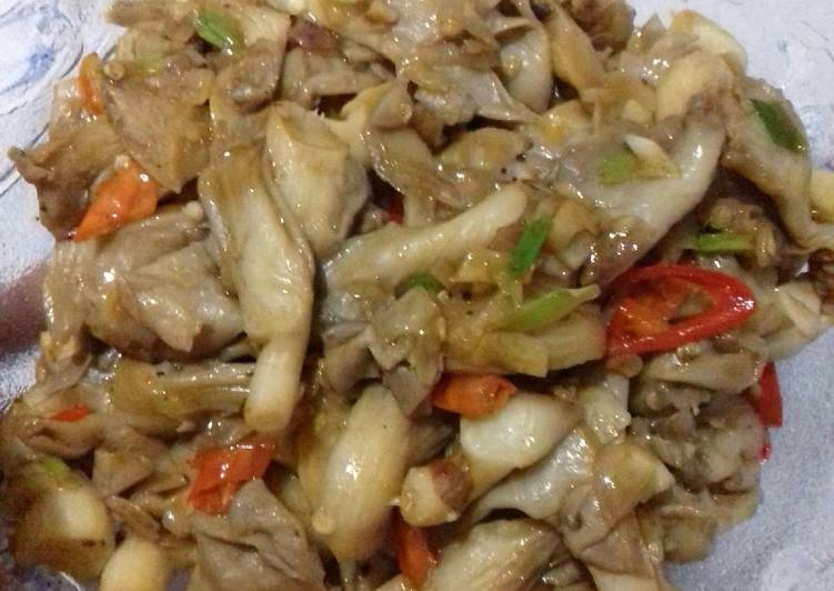 Tumis jamur saus tiram pedas