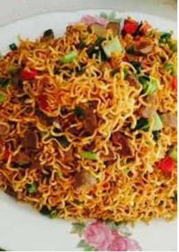 Mie instan zuper pedas goreng