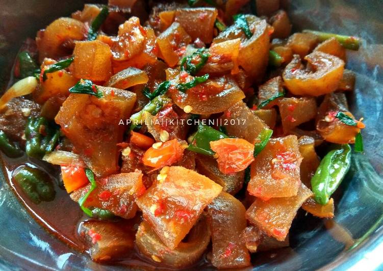 resep Oseng pedass kikil/kulit sapi