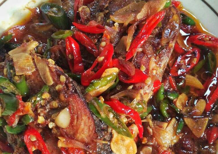 gambar untuk resep Tongkol kecap kuah pedas