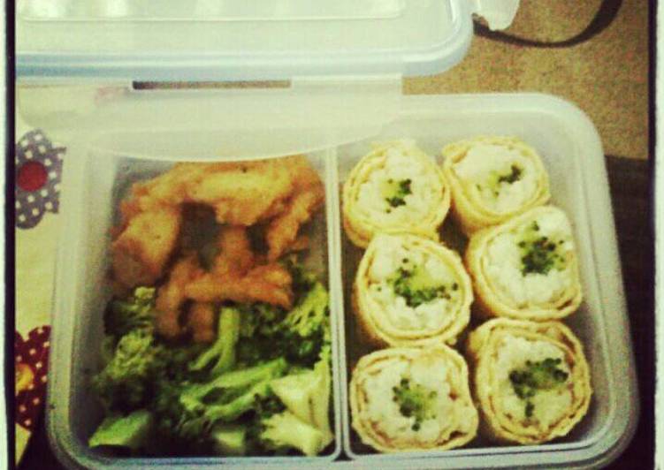 resep Bekal sehat Broccoli rice rolls and chicken fried yummy