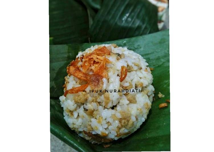 resep lengkap untuk Nasi Tutug Oncom