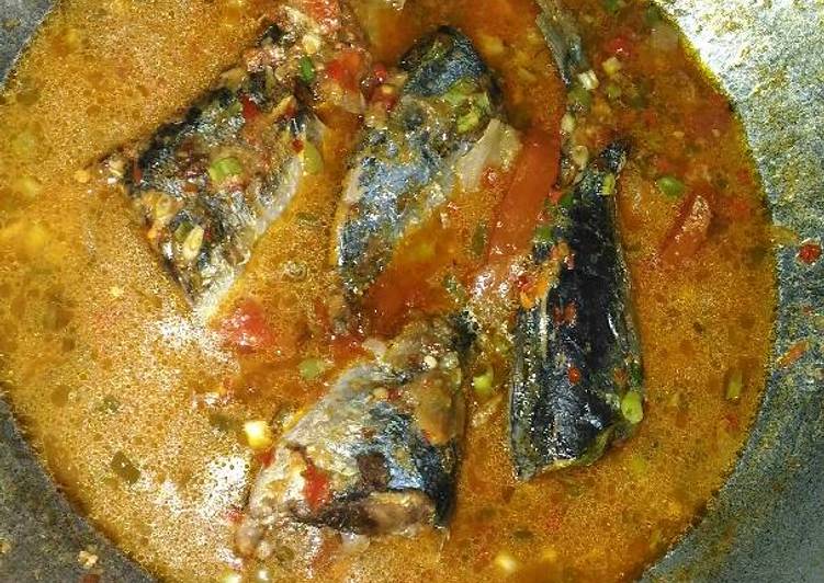 bahan dan cara membuat Asam pedas ikan tongkol