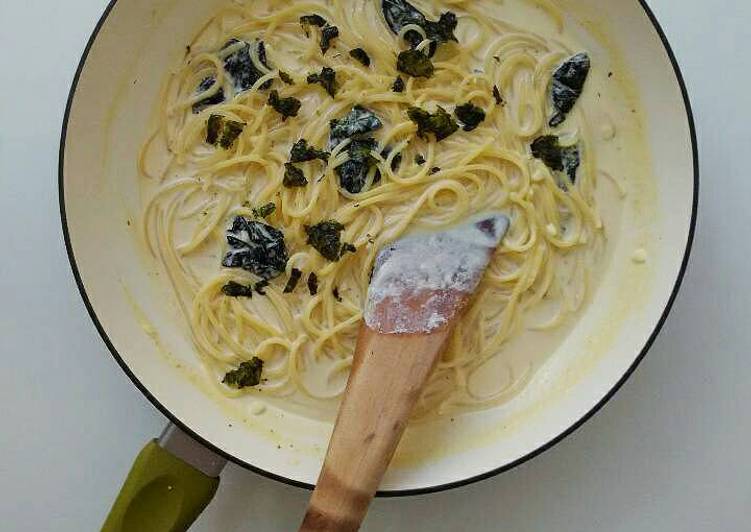 bahan dan cara membuat Spaghetti Seaweed Alfredo