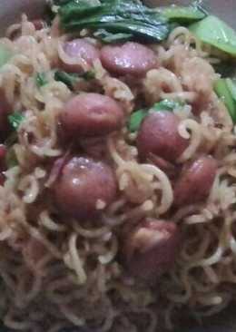 Mie goreng sawi & sosis