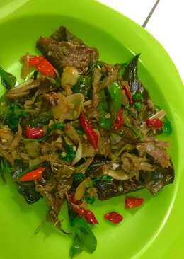 Oseng iwak pe (pari asap)