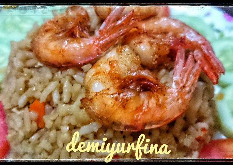  Resep Nasi Goreng Udang  Pr olahanudang oleh Demi Yurfina 