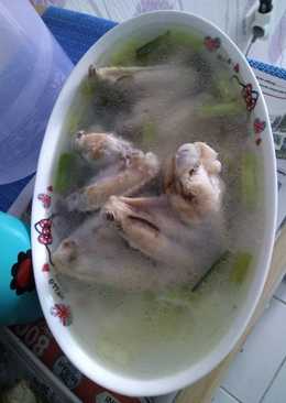 Kuah kaldu ayam (utk kuah pangsit)