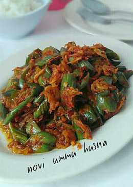 Balado terong udang kecepe (udang rebon kering)